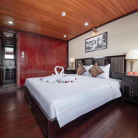 Ruby Cruise Hotel Ha Long Exterior photo