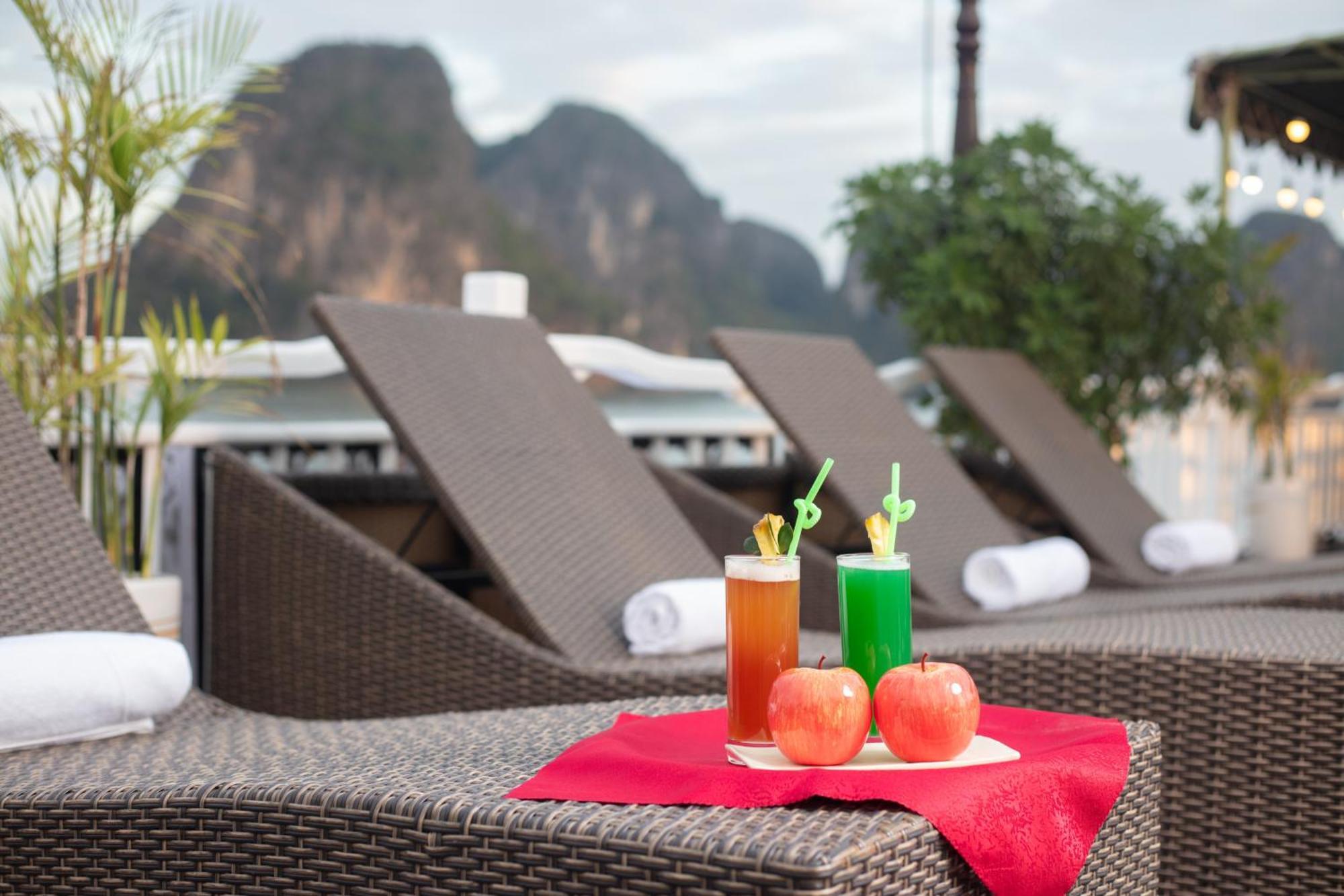 Ruby Cruise Hotel Ha Long Exterior photo