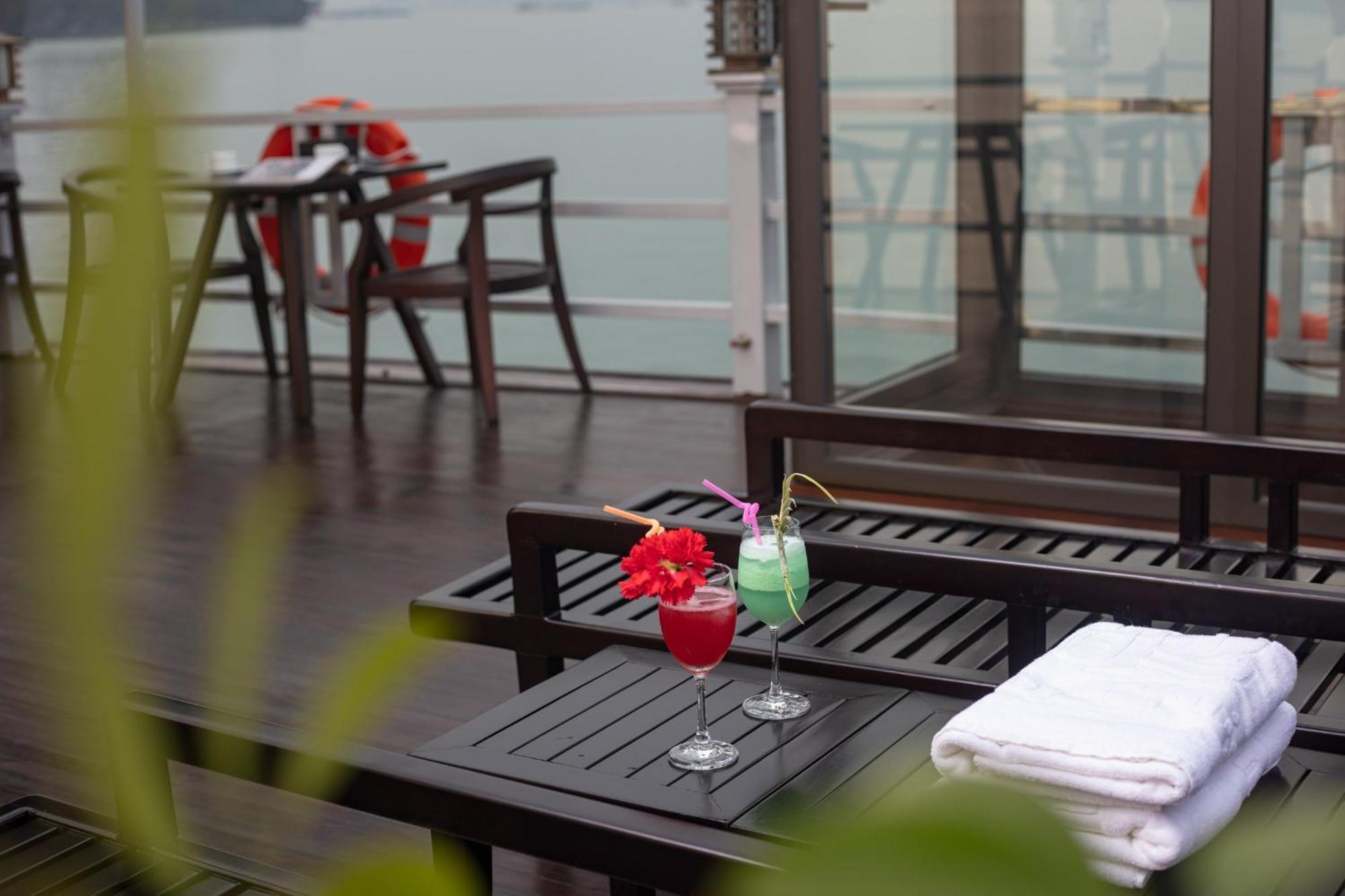 Ruby Cruise Hotel Ha Long Exterior photo
