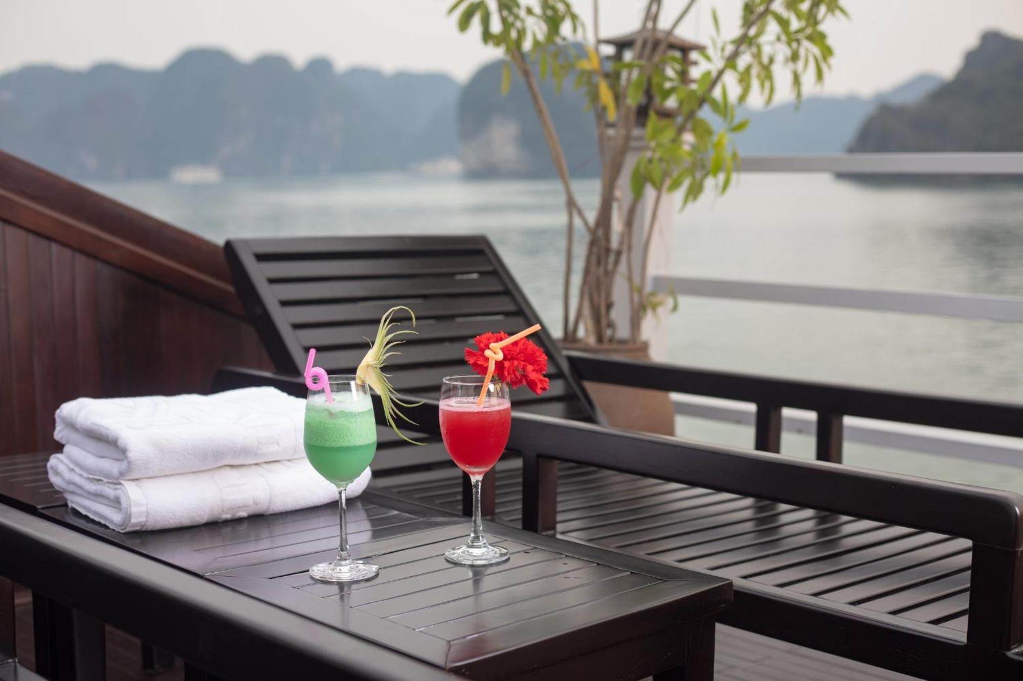 Ruby Cruise Hotel Ha Long Exterior photo