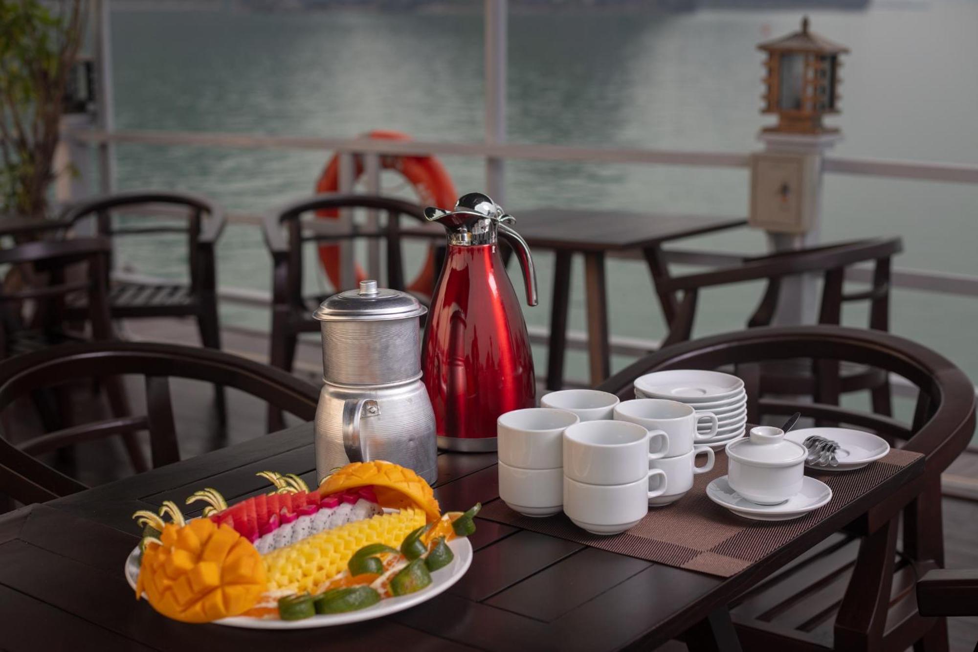 Ruby Cruise Hotel Ha Long Exterior photo